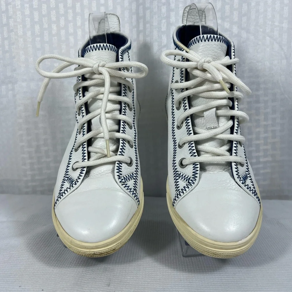 7156: Chanel Leather High-Top Sneakers White Navy CC Logo EU 35